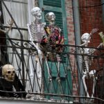 Haunted Pub Crawl in New Orleans Happy hour